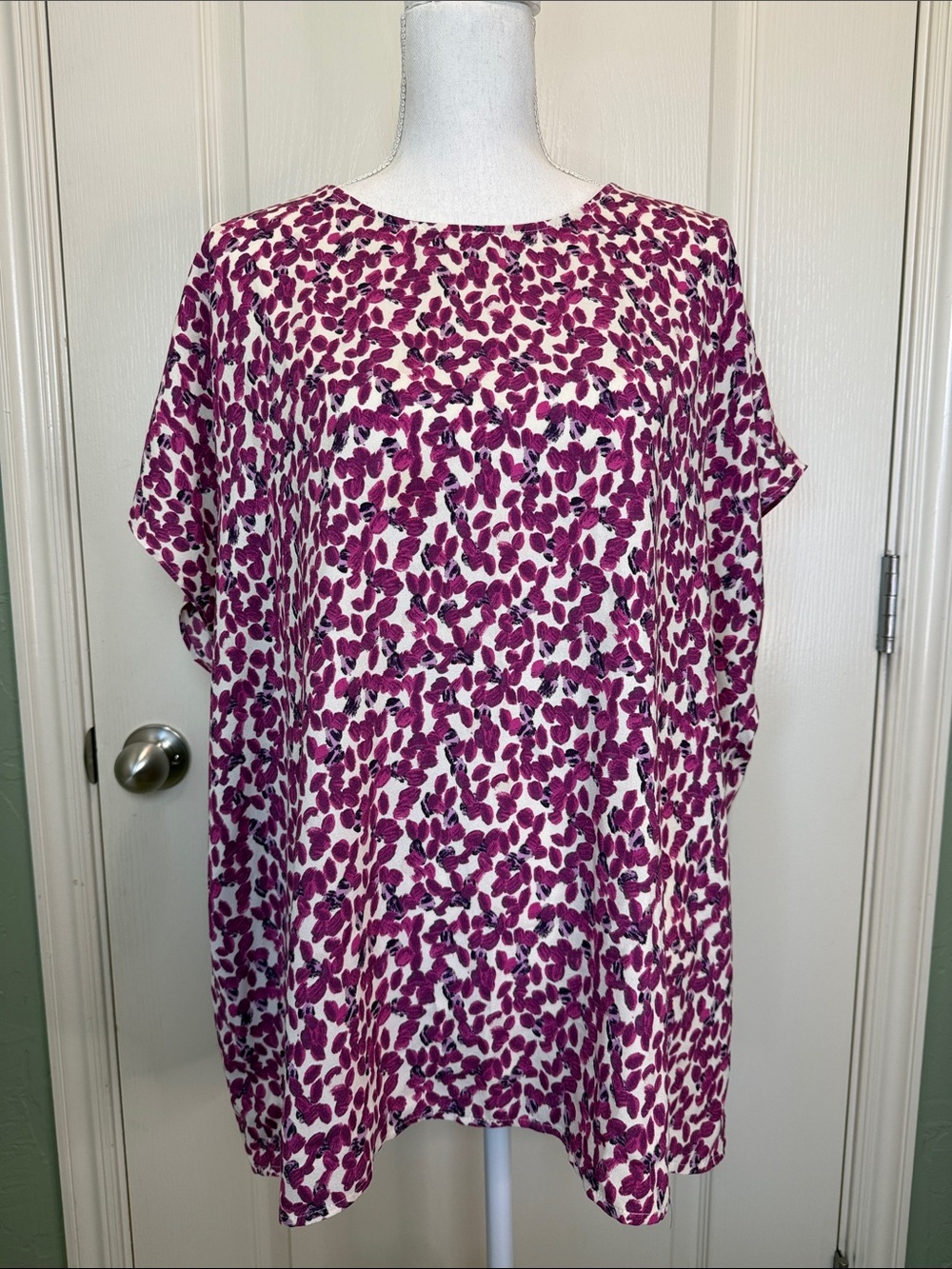 EUC Halogen White and Magenta Short Cap Sleeve Scoop Neck Top sz 3X
